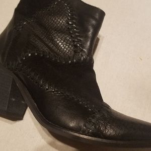 Leather & suede bootie